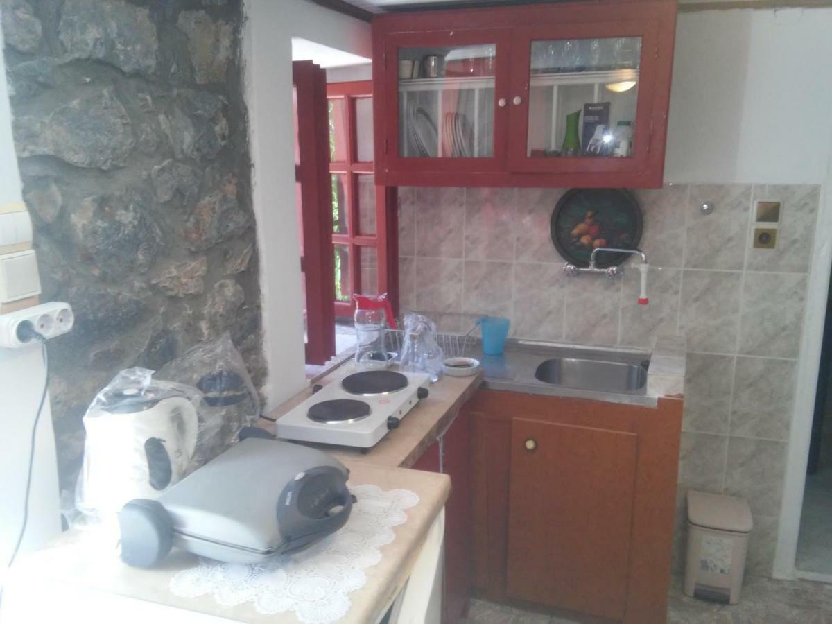 Kalapo Apartment Tseratsiá Dış mekan fotoğraf