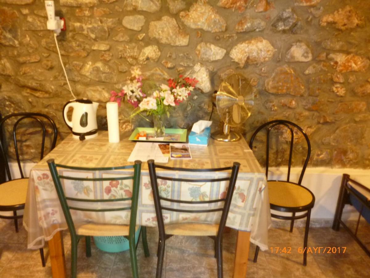 Kalapo Apartment Tseratsiá Dış mekan fotoğraf