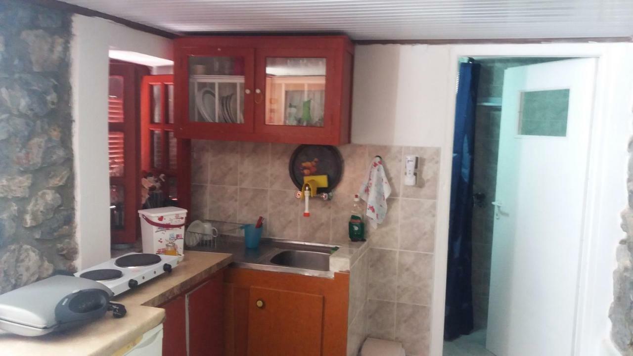 Kalapo Apartment Tseratsiá Dış mekan fotoğraf