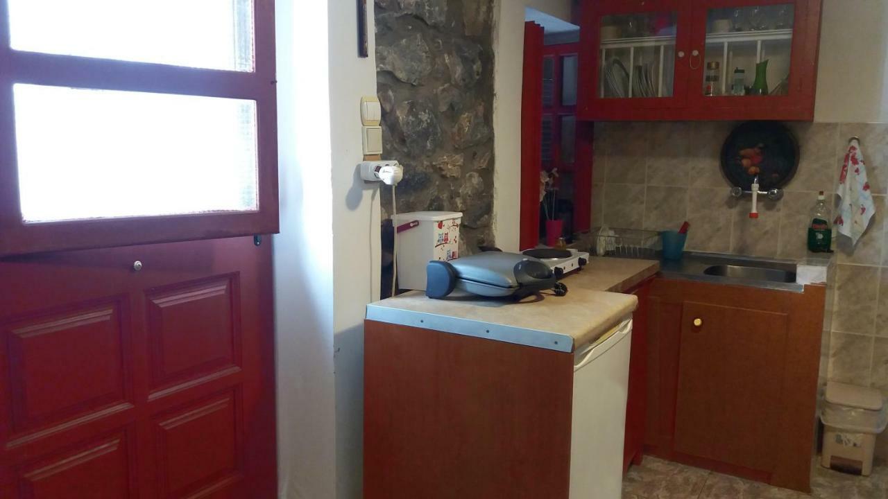 Kalapo Apartment Tseratsiá Dış mekan fotoğraf