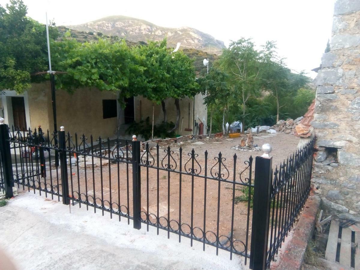 Kalapo Apartment Tseratsiá Dış mekan fotoğraf
